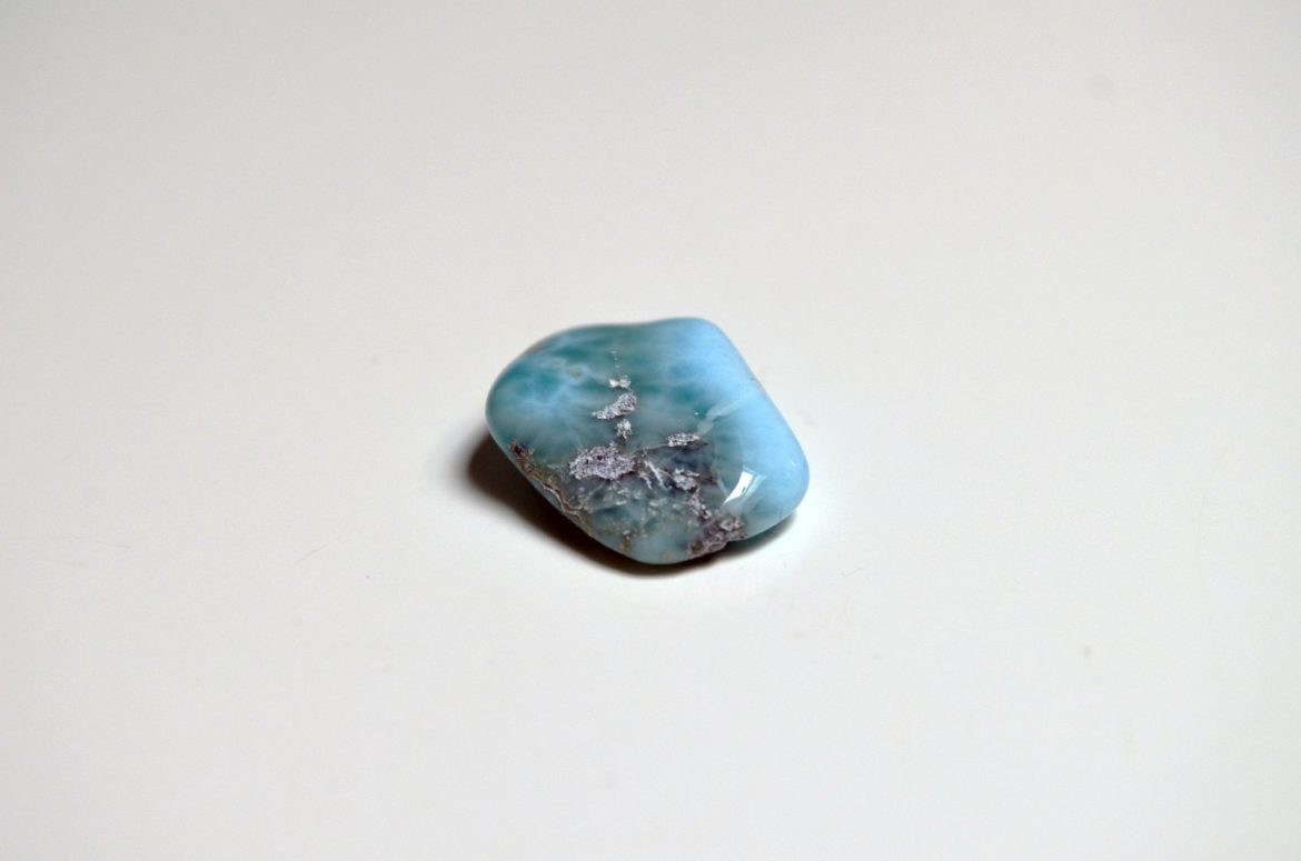 Larimar (blauer Pektolith)